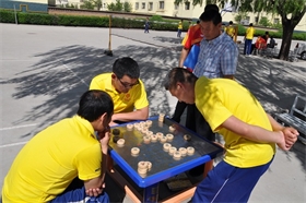 标题：运动会下象棋
浏览次数：56442
发布时间：2018-10-30