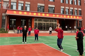 标题：运动会定点投篮
浏览次数：3360
发布时间：2023-10-18